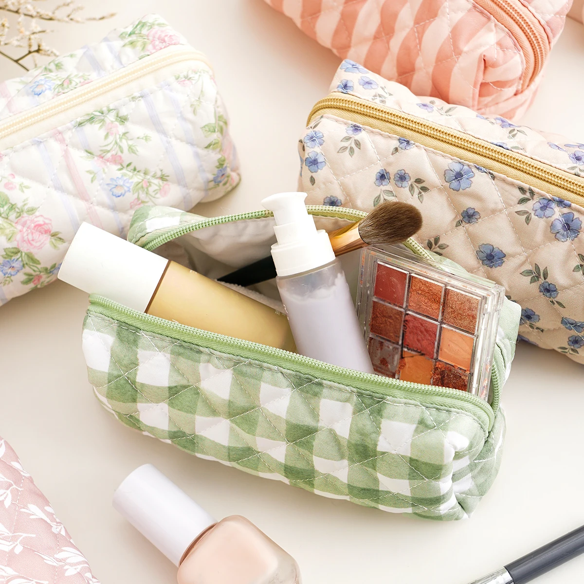 Elinfant 1 Pc Storage Organizer Bag Quilted Makeup Bag Flower Printed Cosmetic Pouch Large Travel Cosmetic Bag Make up Aesthetic