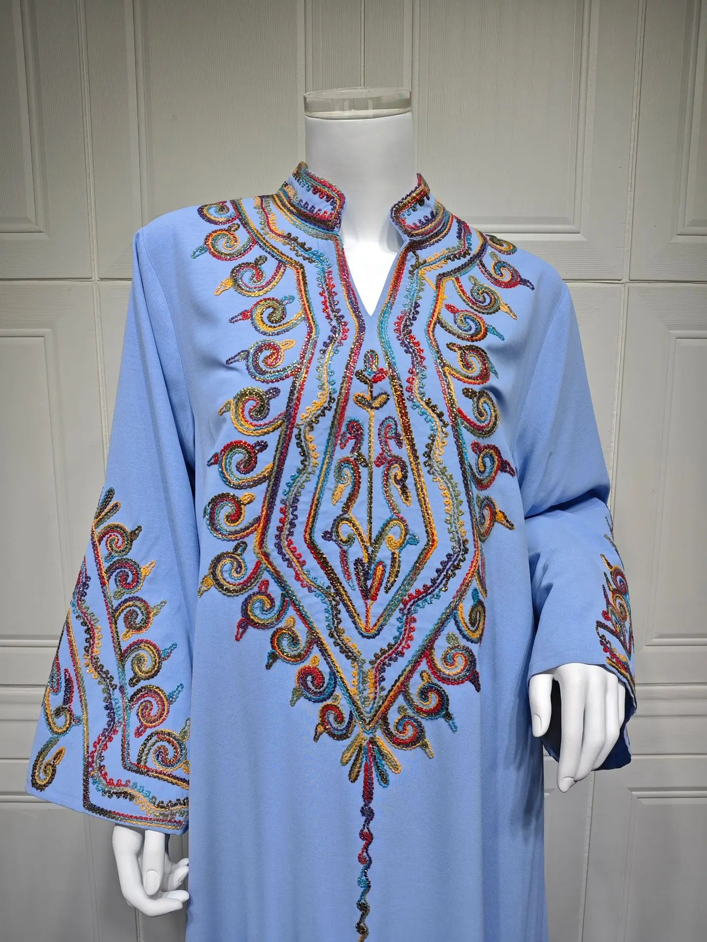 2025 New Elegant Ramadan Embroidery Elegant Loose abaya For Muslim Women's Solid Maxi Dress Kaftan Dress Womens Dubai