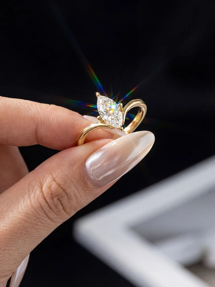 Glänzender 1CT klassischer, zertifizierter Marquise-Moissanit-Diamant-Verlobungsring für Damen, modischer Hochzeits-Schmuck von hoher Qualität – Detail 5