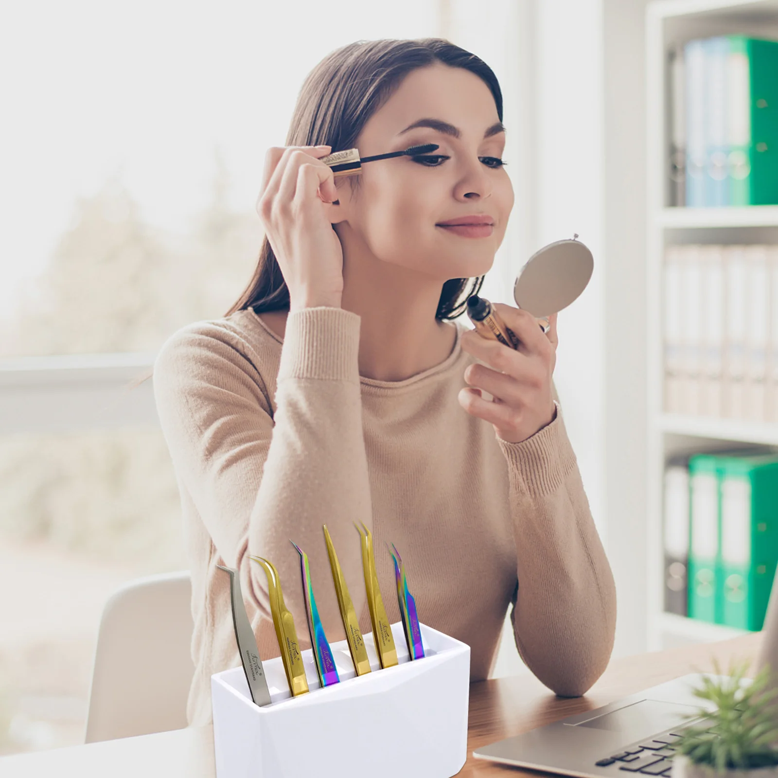 まつげピンセットホルダー 6穴収納ラックスタンドオーガナイザー メイクアップツール用 コンパクトで安定した簡単なクリーニング ホームプロフェッショナル