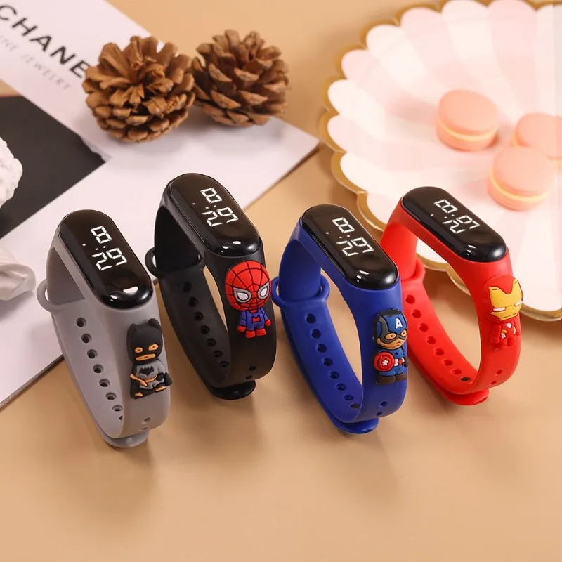 Beast Kingdom Batman Homem-Aranha Homem de Ferro Figura de desenho animado Relógio Criativo Bonito Crianças Estudante LED Relógio Eletrônico À Prova D 'Água