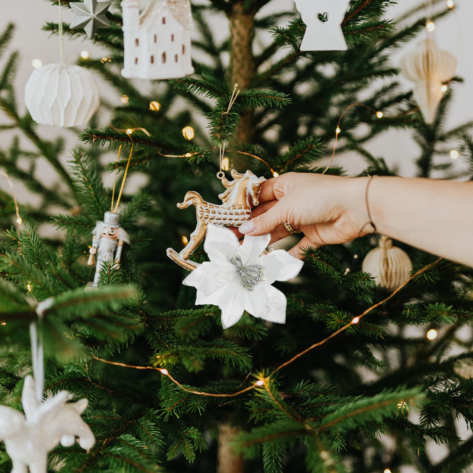 

24Pcs Christmas Artificial Flower Glitter Large Size Xmas Tree Fake Flower Wreath Party Supply Table Decoration Centerpiece