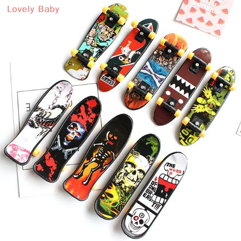 【BBS-7】Kunststoff Mini Skate Finger Skateboarding Griffbrett Neuheit Spielzeug für Jungen Geschenke