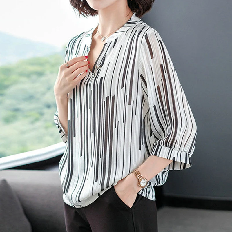 Casual Vintage Striped Printing Chiffon Shirt Summer 2024 New V-Neck Three Quarter Sleeve Loose Pullovers Blouse Ladies Clothing