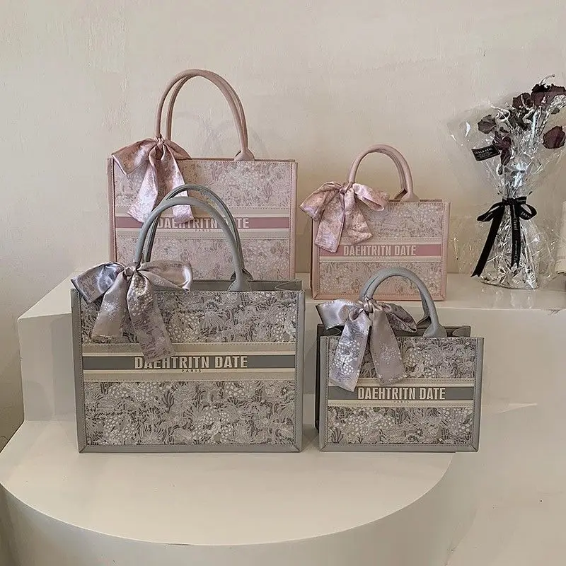 

Large Capacity New Style Tote Handbag Commuting FashionableWoman bags