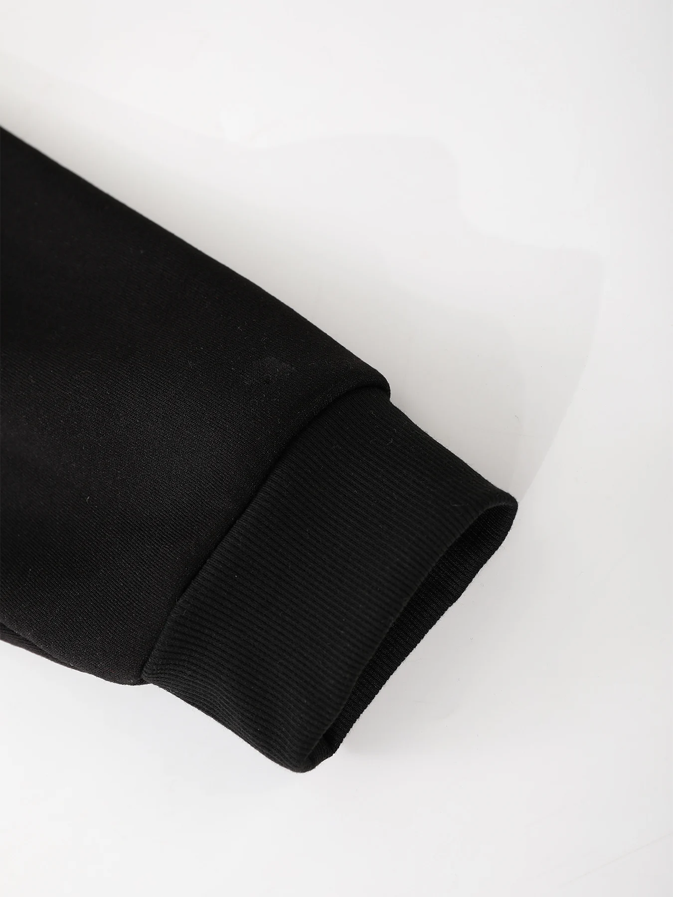 طقم هوديي أسود للرجال بحروف هيكل عظمي وطباعة مزدوجة على طراز الشارع سروال كاجوال رائع بدلة يومية مكونة من قطعتين للرجال #5