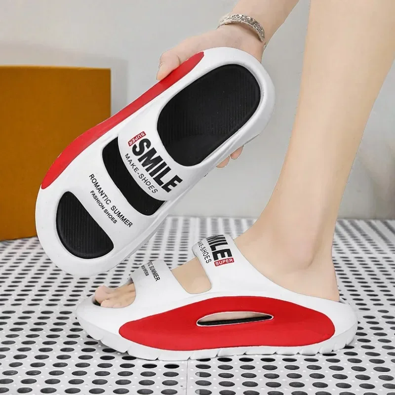 Zomer 2024 Ontwerpbare herenschoenen Antislip Dikke zolen Outdoor Slippers Casual Afdrukken Nieuw Design Mannen Vrouwen slippers in de aanbieding