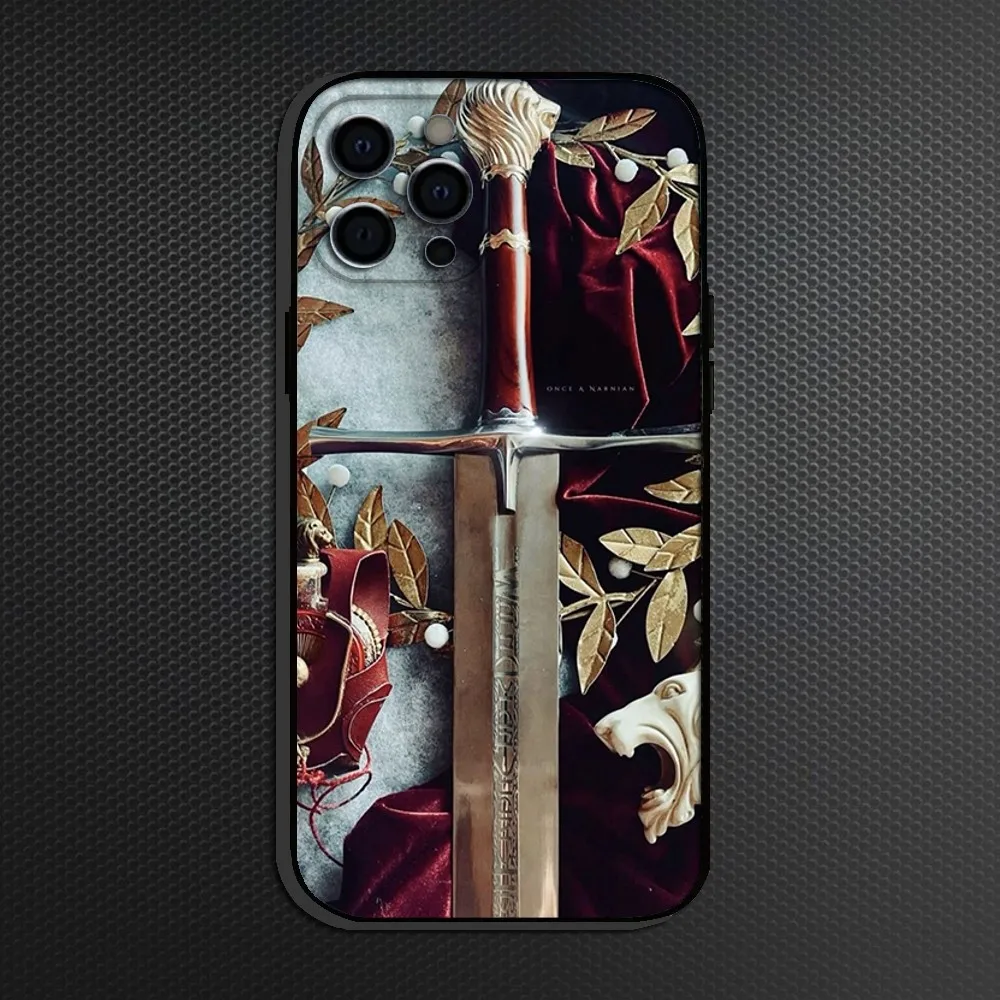 حافظة هاتف The Chronicles of Narnia لهاتف iPhone 16,15,14,13,12,11 Plus, Pro Max، غطاء أسود من السيليكون الناعم