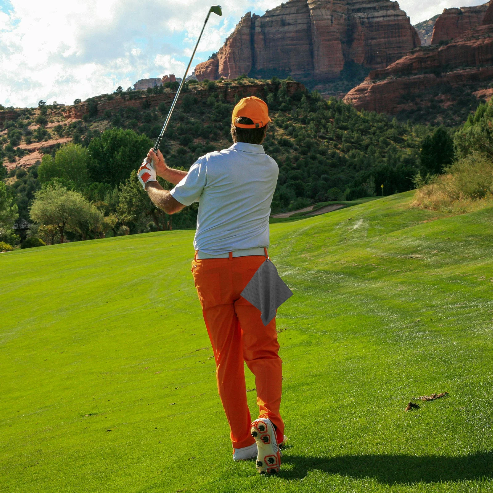 

2Pcs Golf Portable Lightweight Microfiber Balls Cleaner Outdoor Sports Golf Accessories Moisture Absorbing Wipe