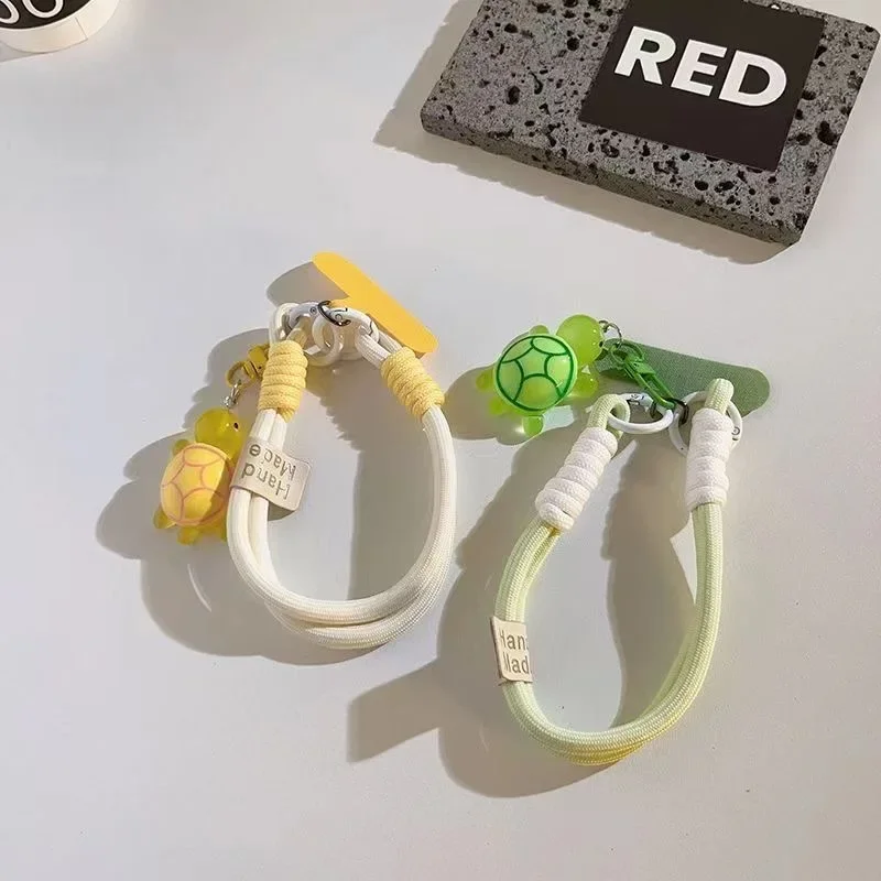 Correa de teléfono trenzada universal con diseño de tortuga de dibujos animados, cadena colgante con anillo y cordón con parche, correa de muñeca desmontable 4