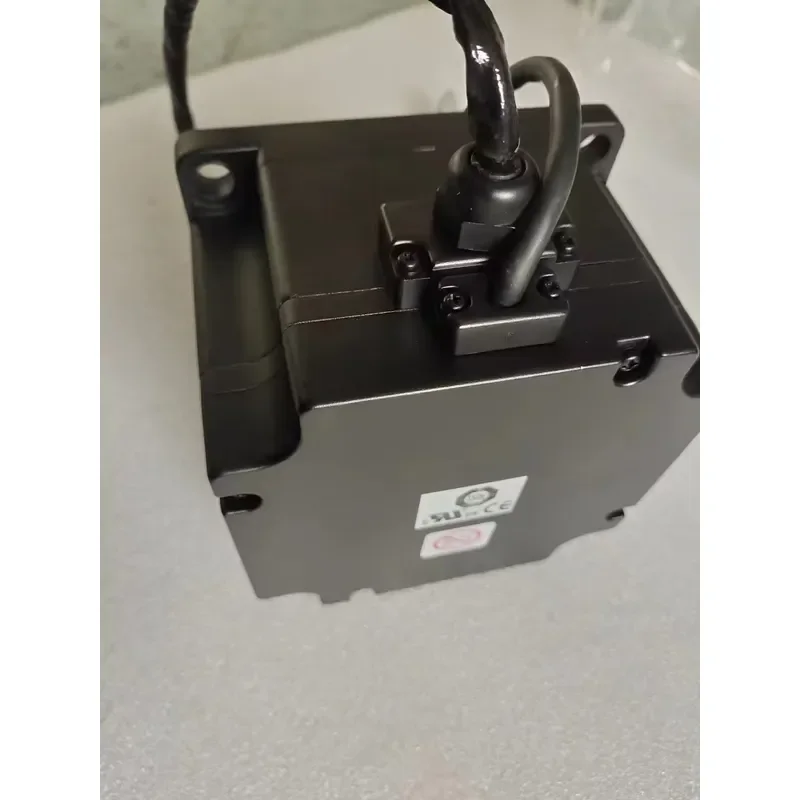 Low Power Micro Industrial Servo Motor Mini AC Servo Motor for Automation Equipment Omrons R88M-K20030T-OS2