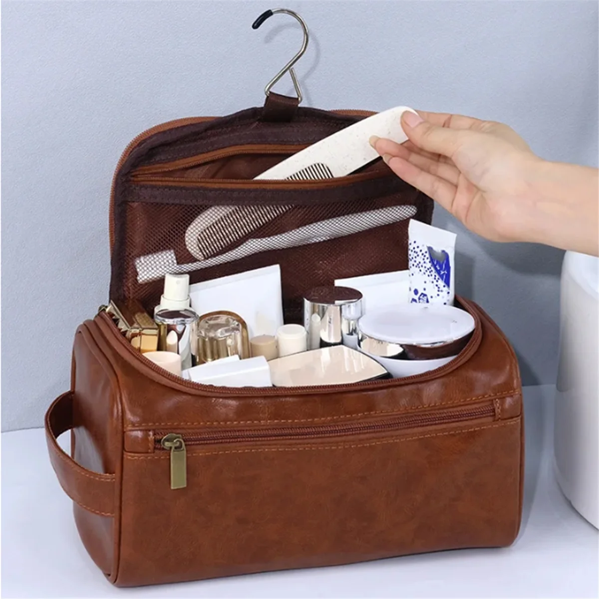 Unisex Vintage Luxury Toiletry Bag Travel Necessary Business Cosmetic Makeup Cases Hanging Storage Organizer Bags Black