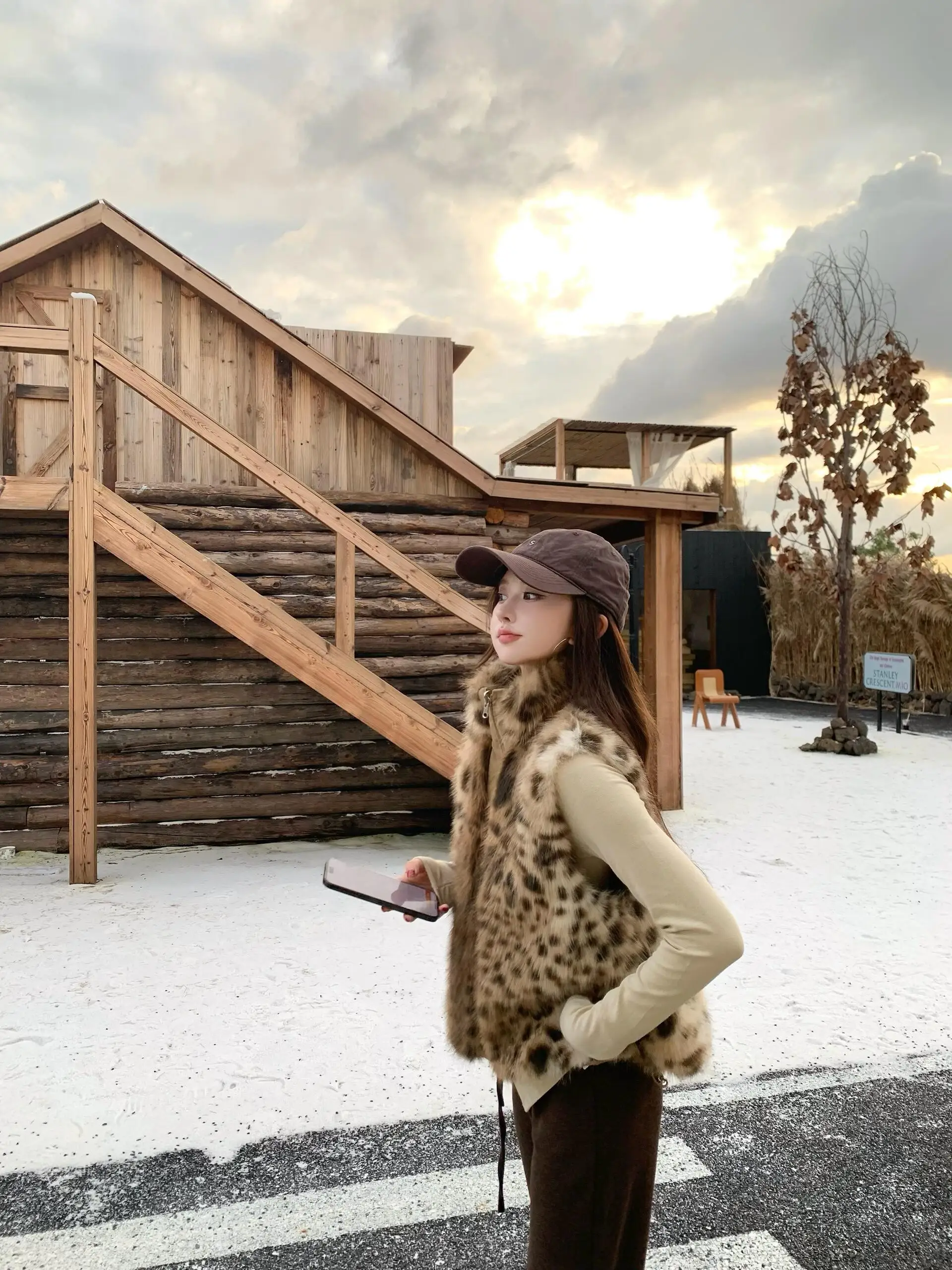 

Double-Sided Wear Leopard Print Vest Women's Winter Faionable Fluffy Fur Lined Warm Jaet Eco-friendly Commute Sle Zipper