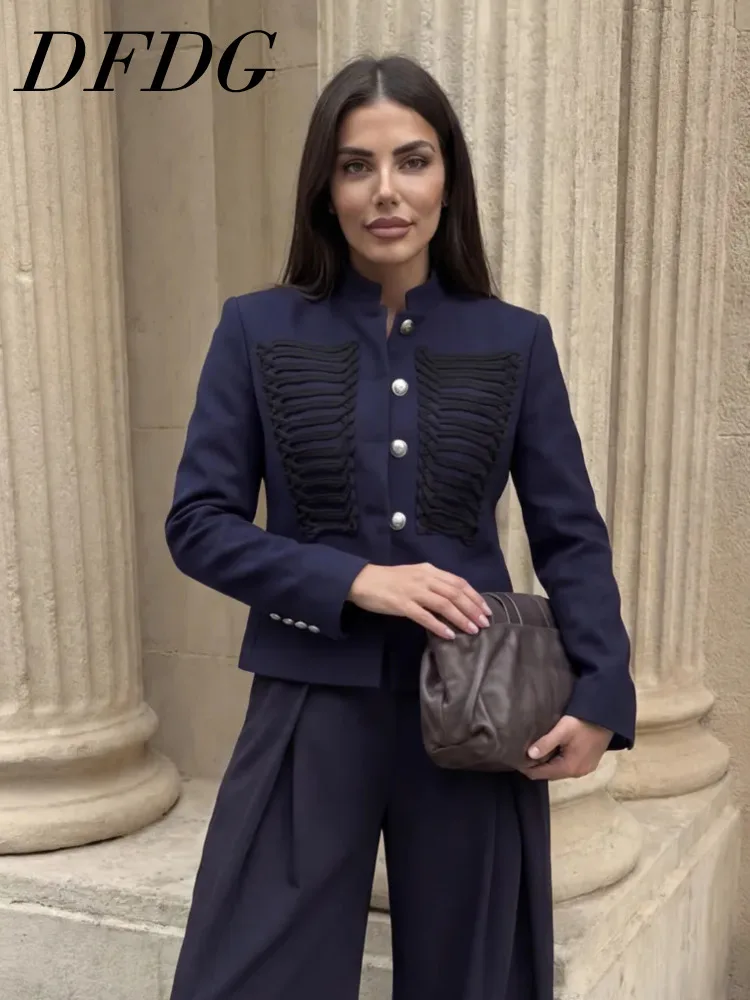 

Женский блейзер DFDG 2026: весенний, в военном стиле, с воротником-стойкой, тканой отделкой, серебряными пуговицами, короткий, элегантный, для офиса, вечеринок и повседневной носки