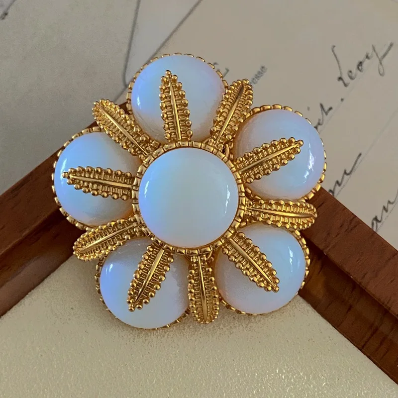 بروش زجاجي بنمط بروتين راقِ أصلي قديم ، عتيق ، راقِ ، زهرة ريترو