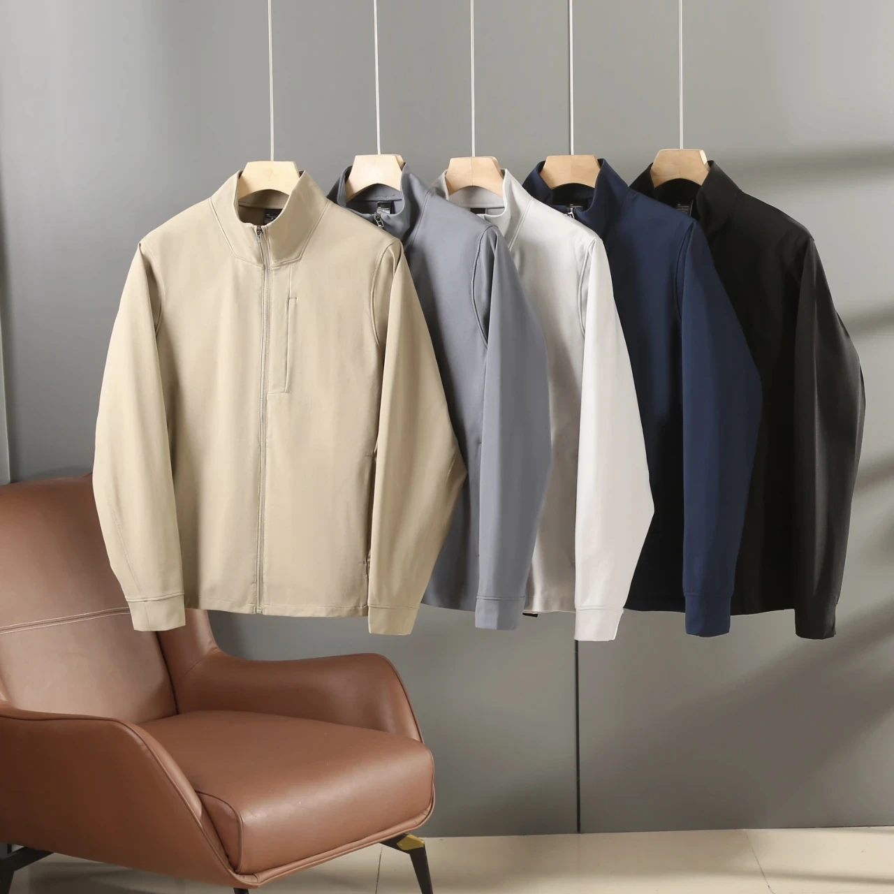 

Повседневная мужская куртка для активного отдыха с воротником-стойкой, из полиэстера, с длинными рукавами, на молнии, однотонная, для весны и осени