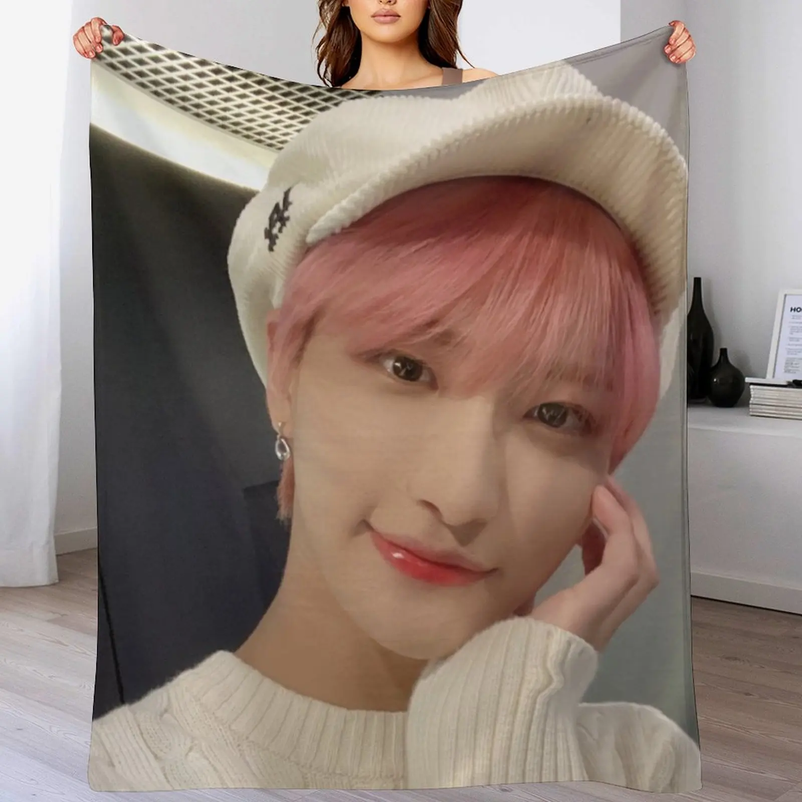 

ATEEZ Seonghwa Throw Blanket Luxury Designer warm winter warm for winter Loose Blankets