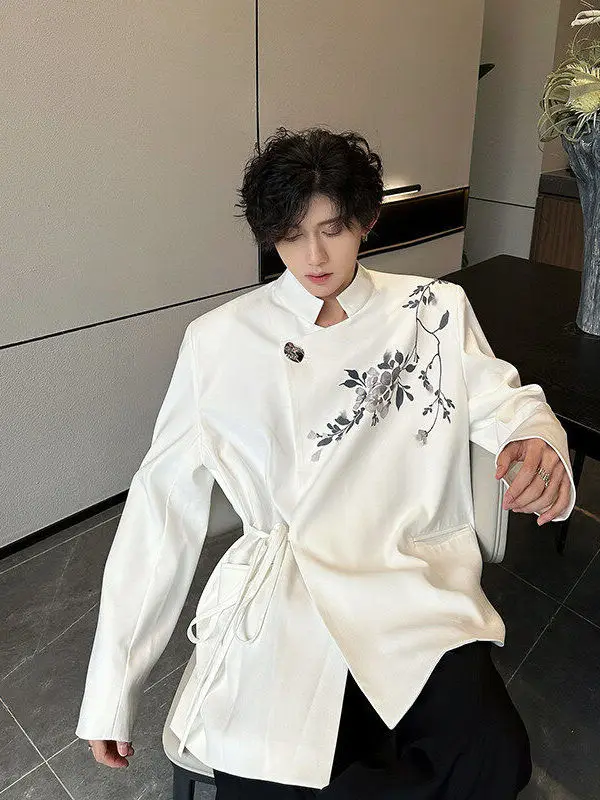 

New 2025 Chinese Sle Men's Printed Slant Lapel Suit Jaet Metal Bule Stand Collar Belt Design National Sle Casual Faion