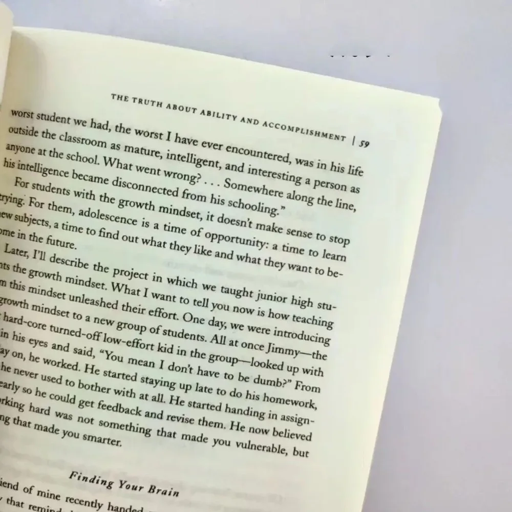 العقل علم النفس الجديد للنجاح الكتاب الإنجليزي لـ Carol S. Dweck الأدب الأجنبي كتاب ملهم