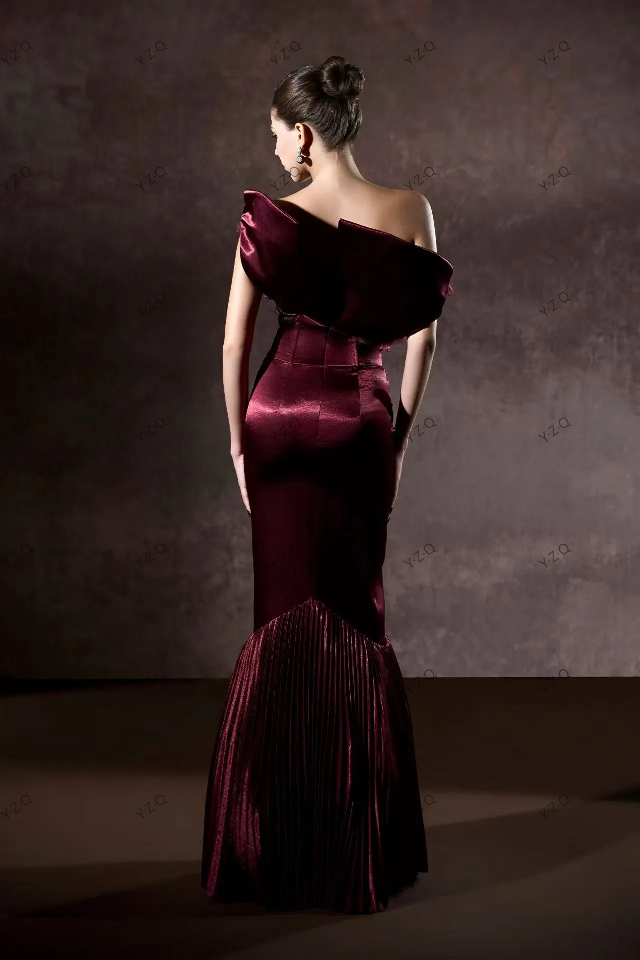 Vestidos de Festa Vermelho Vinho para Mulheres, Ombros Descidos, Camadas, Estilo Sereia, Vestidos Formais Plissados, Vestido de Veludo Sem Mangas