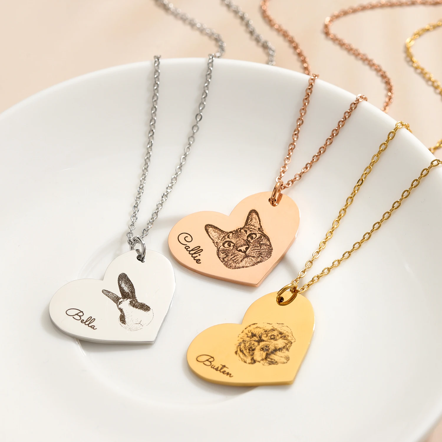 Heart-shaped Pet Photo Necklace Engraved Name Pendant Personalized Portrait Animal Image Charm Memorial Jewelry Gifts For Women
