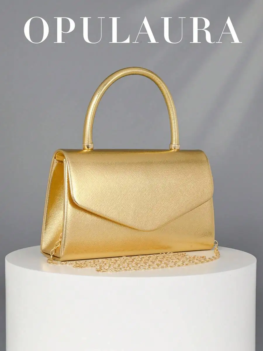 

Золотистый металлический клатч-конверт с ручкой для торжественных мероприятий