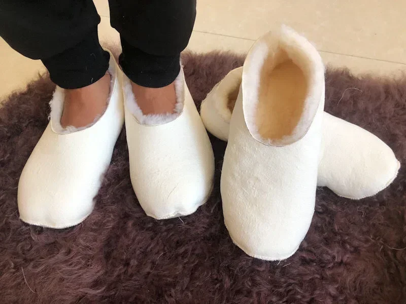 Natural Sheepskin Indoor Slippers Toasty Shoes Barefoot Ergonomic Shearling Real Leather for Men Genuine Leather for Woman