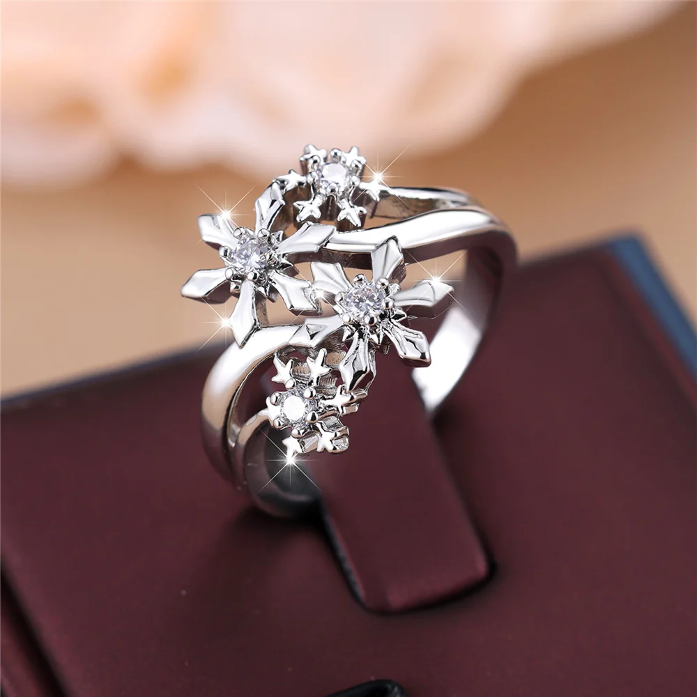 Cute Female White Zircon Stone Snowflake Finger Ring Vintage Silver Color Wedding Band Bridal Jewelry For Women