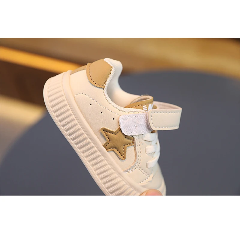 Spring Autumn Kids Shoes Boys Sneakers New Baby Girls Board Shoes Solid Color Infant Soft Leather Shoes First Walkers Anti-slip