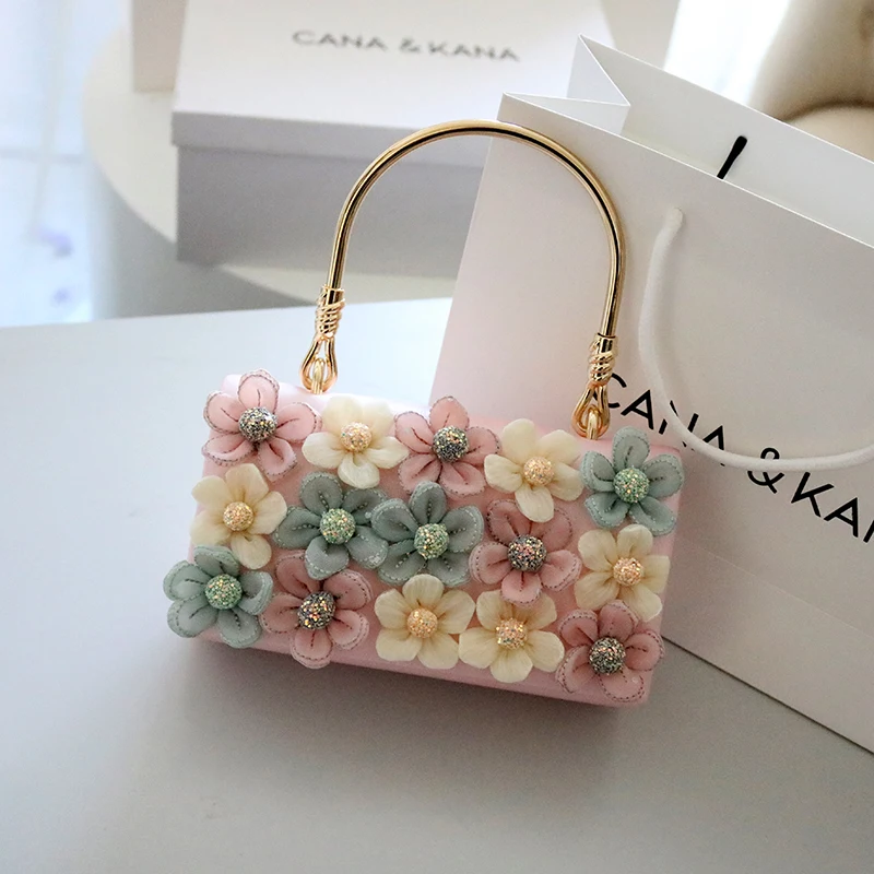 Personalized Fashion Minority Foreign Flower Bag 2022 Spring New Fashion Women\'s Bag Shoulder Messenger Chain Pearl Square Bag