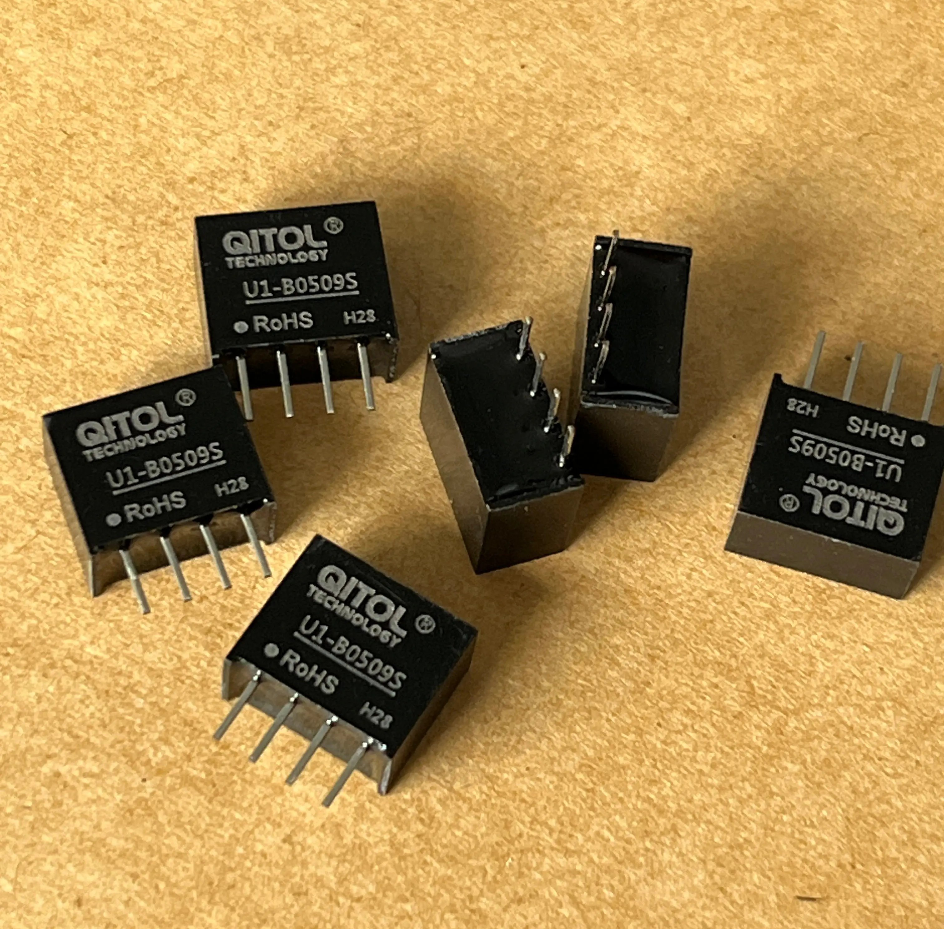 

1W B0509S-1WR3 U1-B0509S DC-DC Power Converter 5V TO 9VDC Miniature Step-Down Switching Disconnector Module