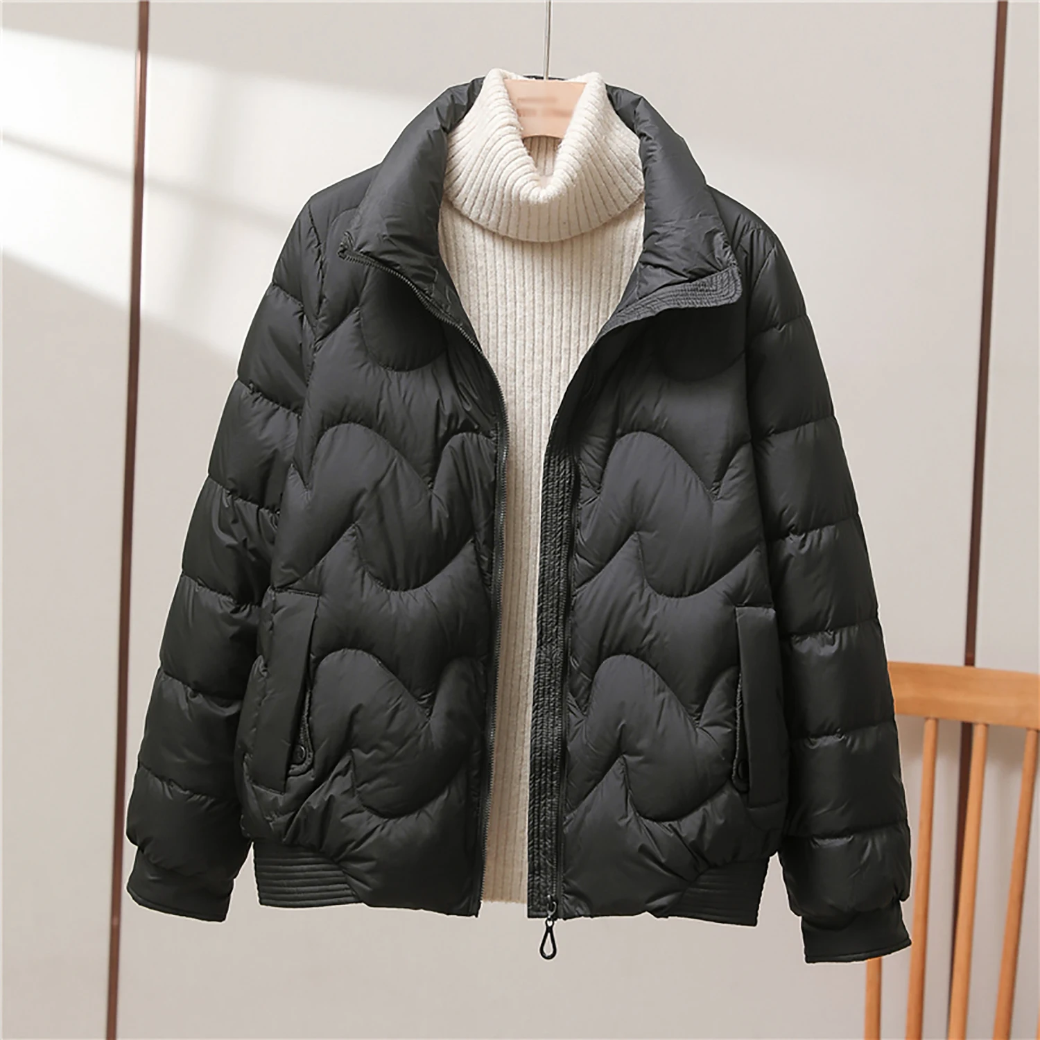 2024 Winter New 90 White Duck Down Soft Down Jacket for Women, Short, Stand up Collar, Small, Loose and Slimming Jacket