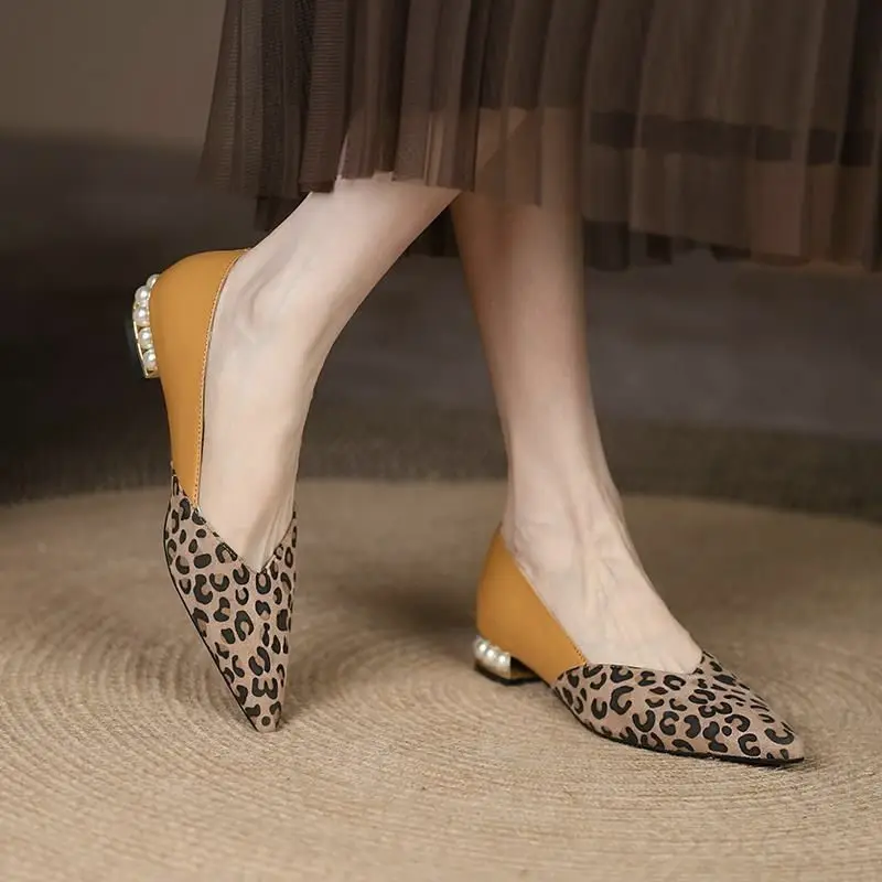 

Leopard Print Pearl Women's Shoes Low Heel Elegant Pointed Toe Ladies Pumps On Sale High Quality Spring Stylish 2025 Trend Shoe