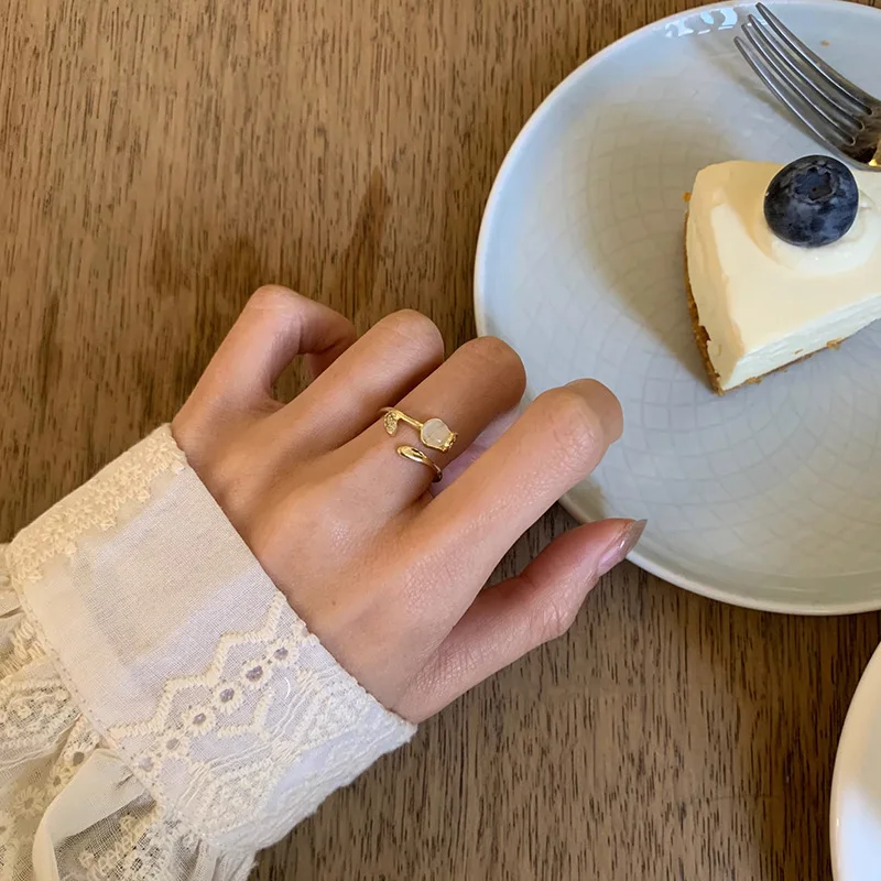 Anillo de tulipán para mujer, luz de lujo, temperamento con incrustaciones de circonio, apertura de flor de ópal ajustable para el dedo índice de verano