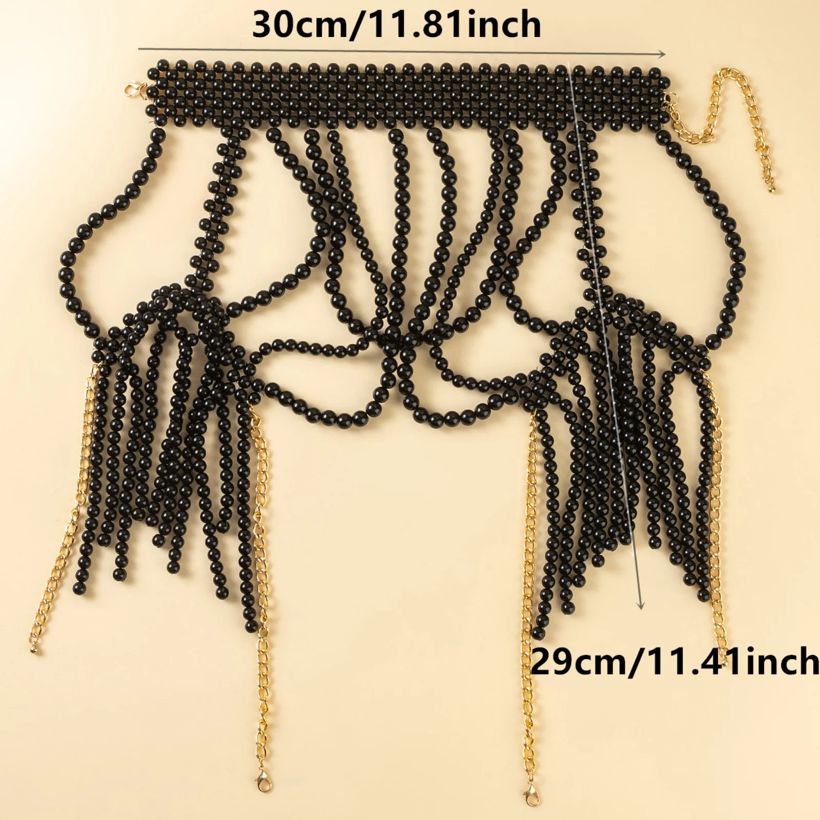 Eleganter Hochzeits-Perlenkragen, mehrlagige, drapierte Perlenkette mit seitlichen Quastenfransen für formelle Abendkleider. – Detail 1