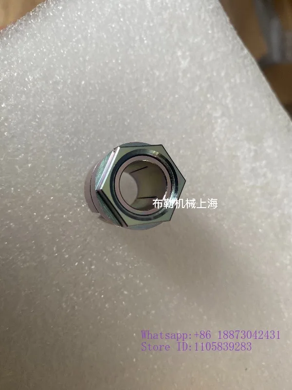 Keyless bushing power lock, keyless coupling sleeve, slitter winder sleeve