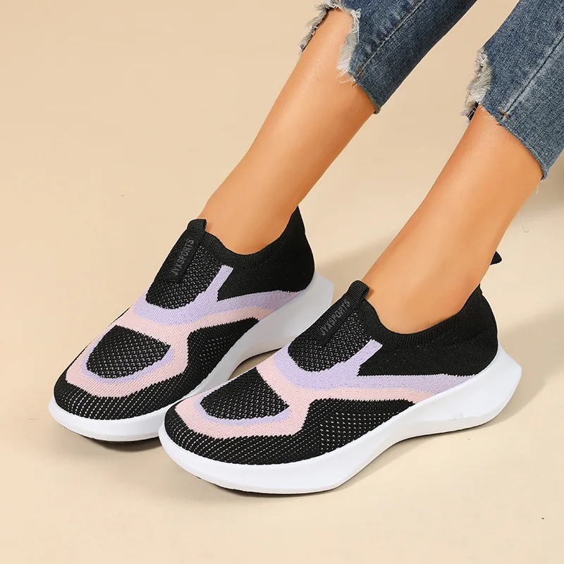 

New fly-woven socks and shoes, hot-selling women's shoes, lightweight soft-soled sports running shoes