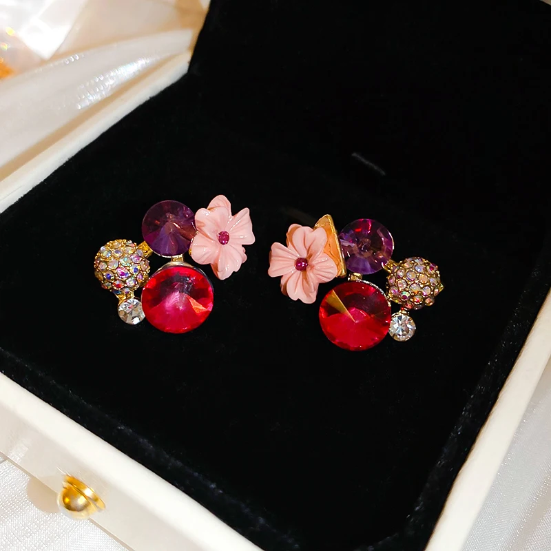 Green Flower Rhinestone Stud Earrings Women Sweet Delicate Fashion Personality Design Sense Commuter New Earring Wholesale K-