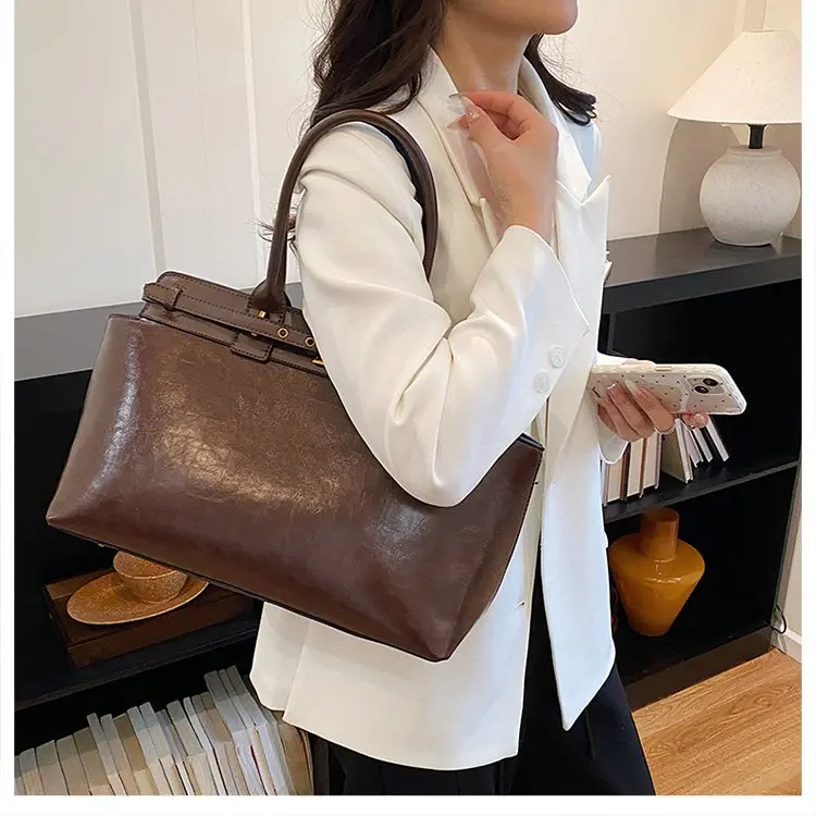 

2026 New Work Commuter Women's Hand-held Briefcase Solid Color Versatile Shoulder Bag Fashionable and Popular Retro Underarm Bag
