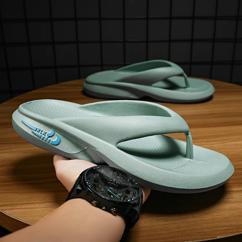

2025New Comfortable Casual Spring New Men's Flip-Flops Outdoor Beach Sandals High Quality