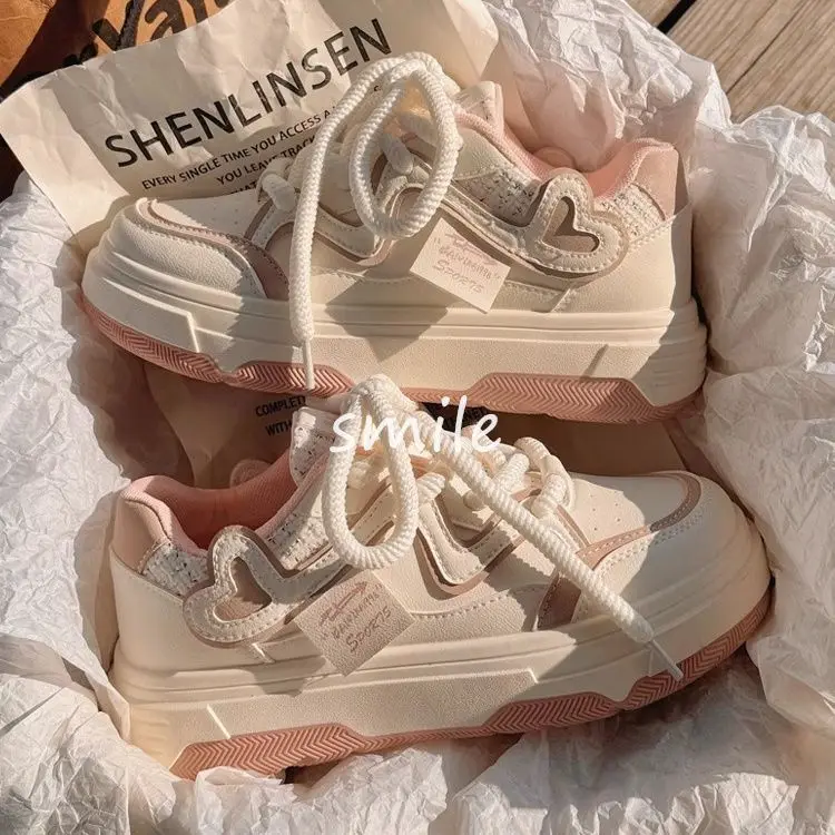 White Sneakers for Women Heart Platform Shoes Sports Tennis Female Flats Casual Vulcanize Korean Spring Summer Footwear