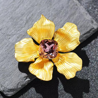 High End Feminine Crystal Brooches Exquisite Pins Suit Accessories Jewelry