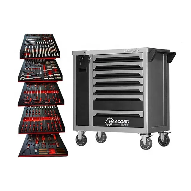 

Ящик для инструментов в гараже с набором инструментов