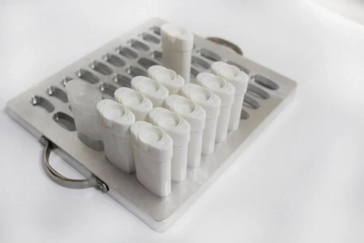 50-Hole Aluminum Lip Balm Filling Tray, Commercial Oval Lipstick Mold with 15g Cavities & Cooling Rack