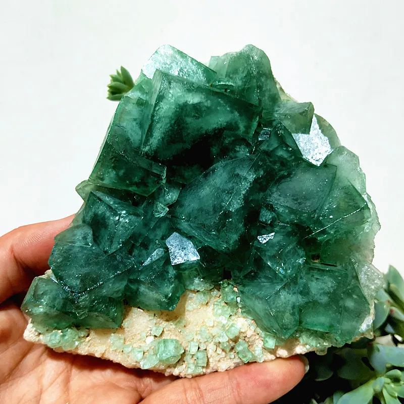 

Natural stones Fluorite Crystals Mineral Samples Room Decoration Pyroemerald Witchcraft Supplies Spiritual Healing Heart Chakra