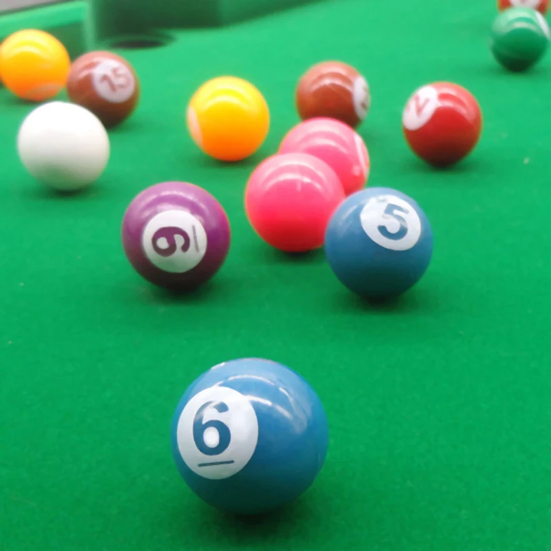 1 Set Puzzle da viaggio Puntelli Giocattolo da biliardo simulato per bambini Tavolo per bambini Mini gioco Desktop Piscina in miniatura Biliardo in plastica