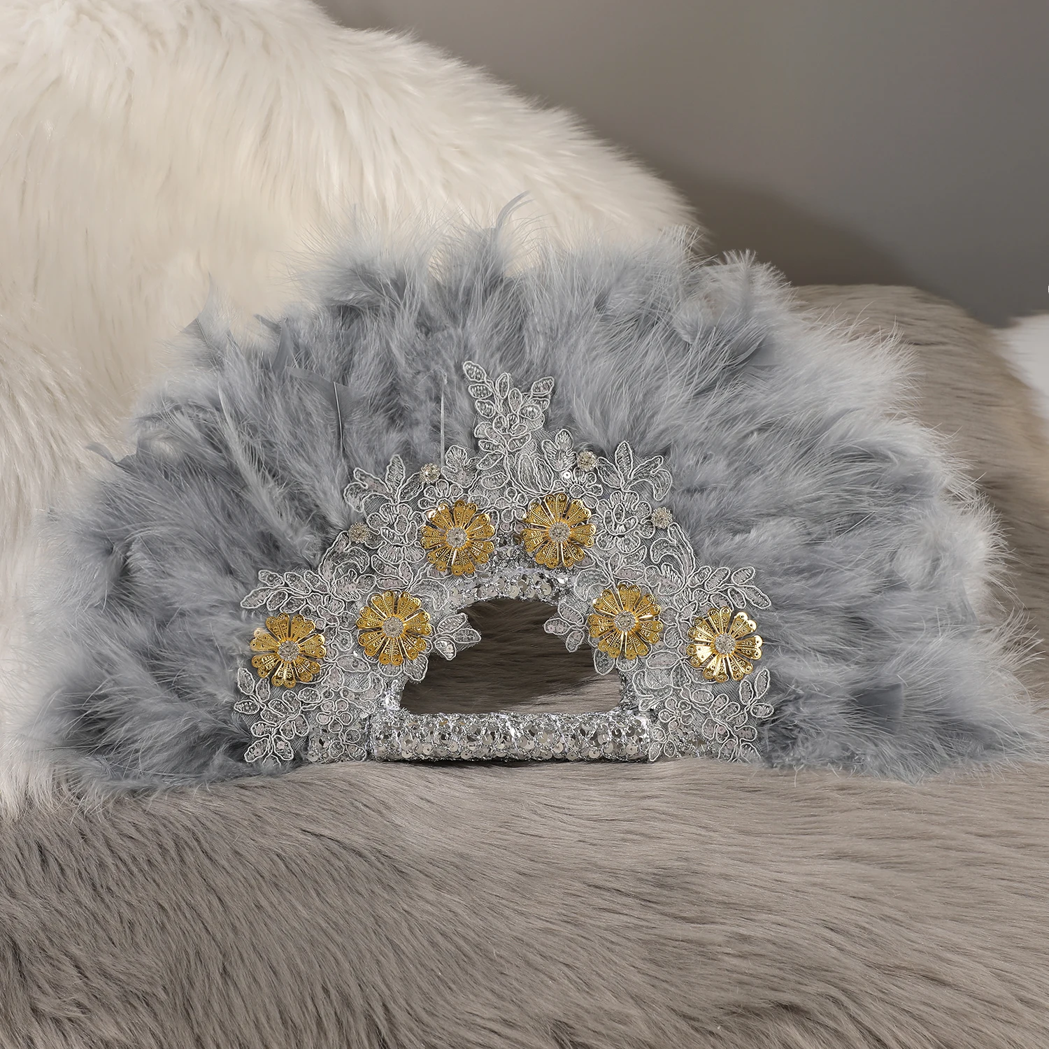 Elegante abanico de plumas, para la novia y las damas de honor para agregar un toque de estilo romántico, así que todos los momentos se convierten en mí eterna.