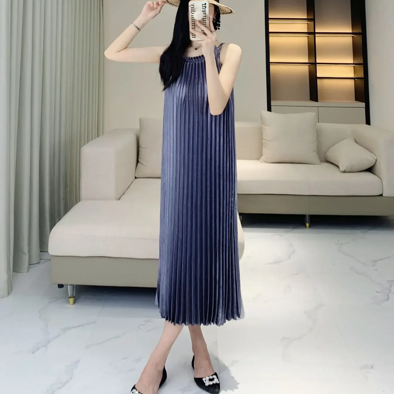 

Pleats Pleated Hanging Neck Dresses Commuter Women Premium Temperament Sleeveless Sexy Vacation Style Flowing Loose Dress Dress