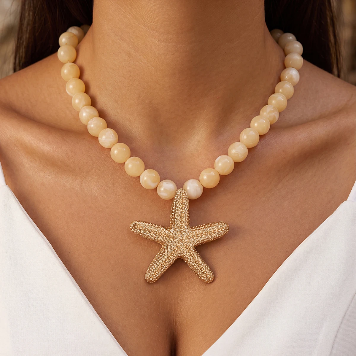 Ocean Theme Pearl Style Necklace Gold Starfish Pendant for Women Summer Beach Jewelry Boho Chic Holiday Accessory Gift Vacation