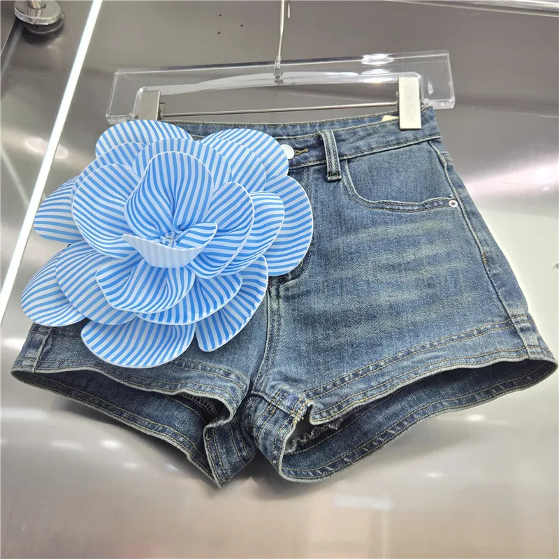 

2025 Summer Women New Heavy Industry Three Dimensional Flower Decoration High Waist Slimming Wide Leg Elastic Denim Shorts